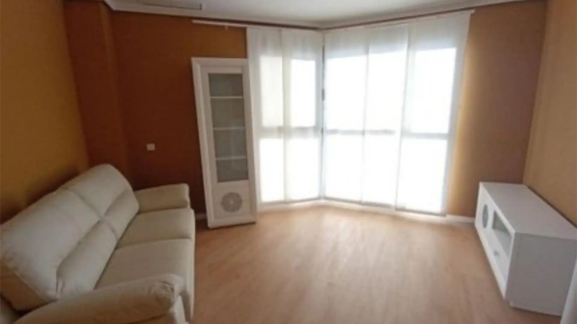 Sala d'estar de Pis de lloguer en  Madrid Capital amb Aire condicionat, Calefacció i Jardí privat