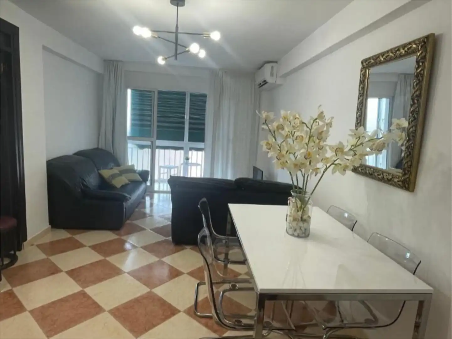 Habitació a Calle Cristóbal de Virués, 1, Alegría de la Huerta- Jardín de Málaga Sala d'estar de Apartament per a compartir en Málaga amb Aire condicionat, Calefacció i Terrassa