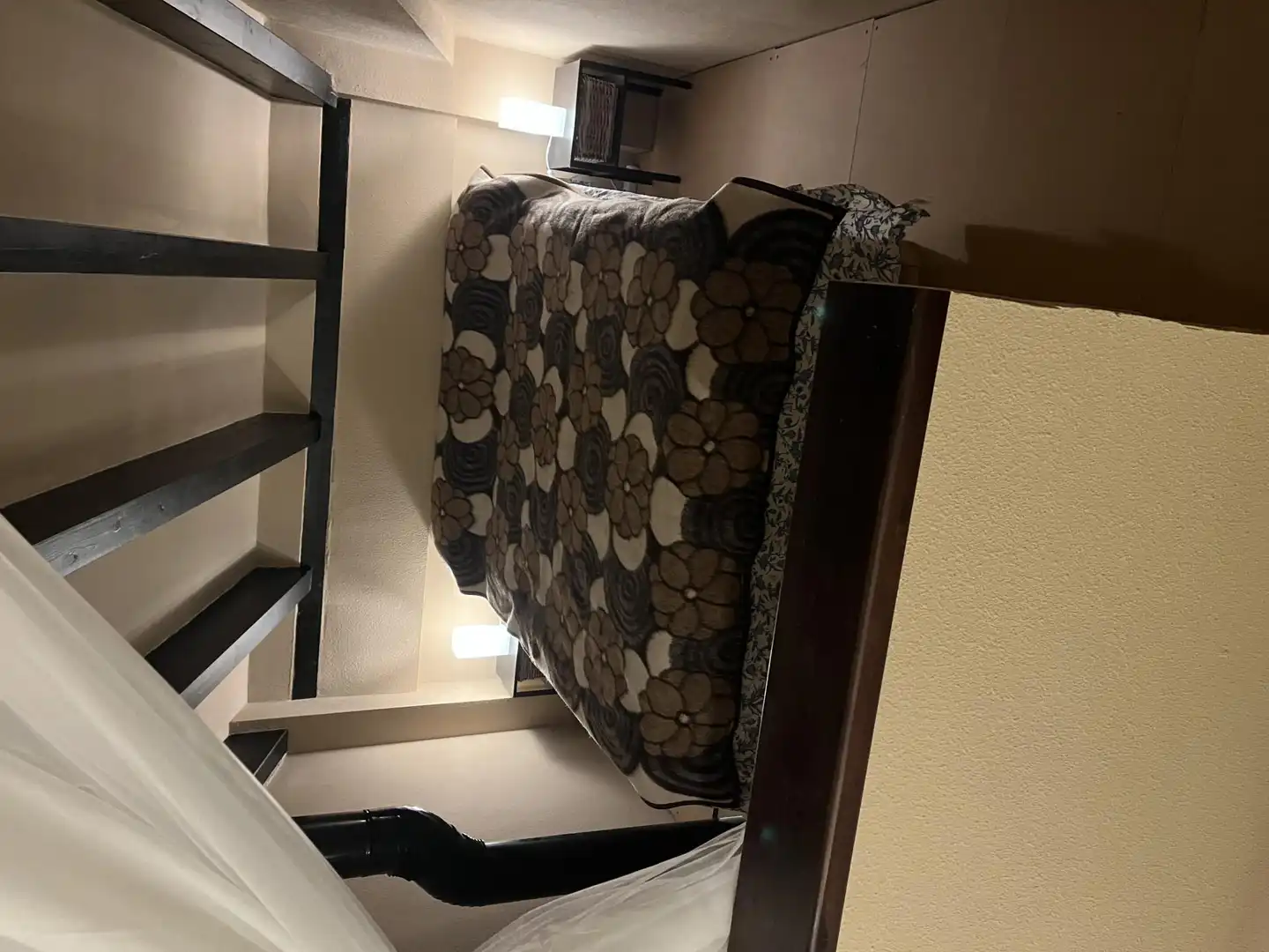 Casa adosada de alquiler en Calle Nueva, 27, El Ronquillo Habitación de Casa adosada de alquiler en El Ronquillo con Aire acondicionado, Jardín privado y Parquet