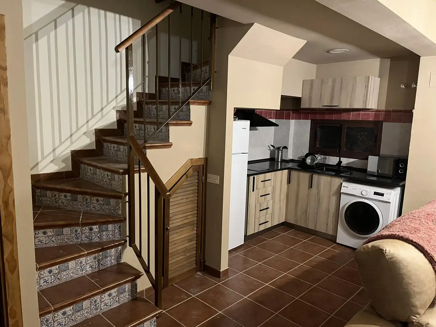 Casa adosada de alquiler en Calle Nueva, 27, El Ronquillo Cocina de Casa adosada de alquiler en El Ronquillo con Aire acondicionado, Jardín privado y Parquet