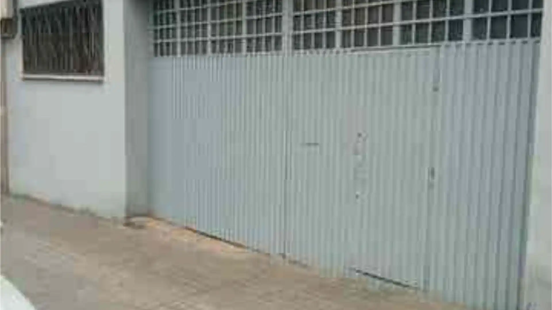 Vista exterior de Local de alquiler en Cadrete