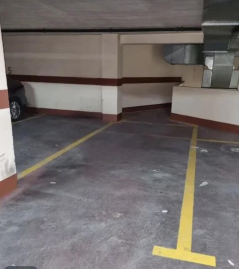 Foto 2 de Garatge de lloguer a Calle del Duque de Sevilla, 12, El Viso, Madrid Capital