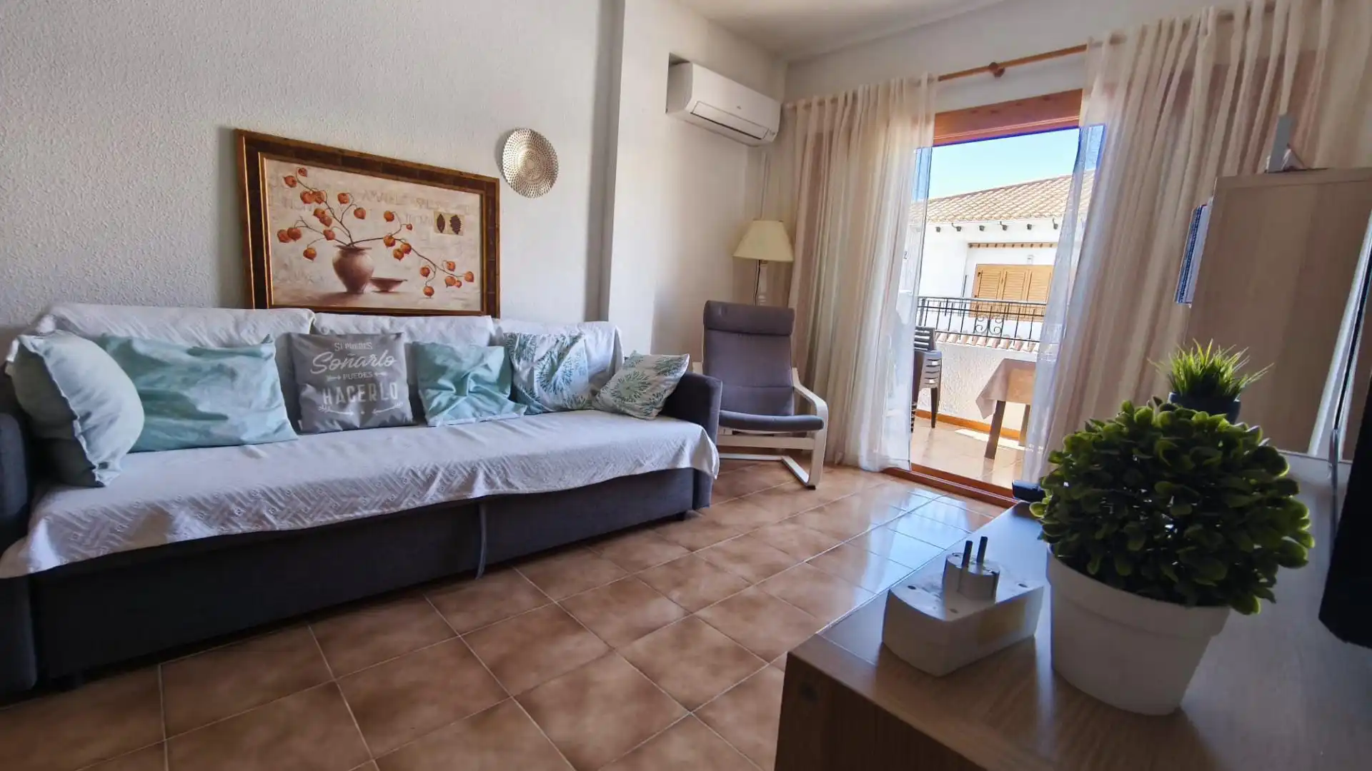 Flat for sale in Avinguda de Ronda, 100, Playa Tamarit - Playa Lissa Living room of Flat for sale in Santa Pola with Air Conditioner, Terrace and Swimming Pool