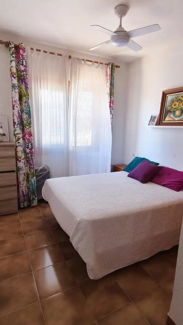 Flat for sale in Avinguda de Ronda, 100, Playa Tamarit - Playa Lissa Bedroom of Flat for sale in Santa Pola with Air Conditioner, Terrace and Swimming Pool
