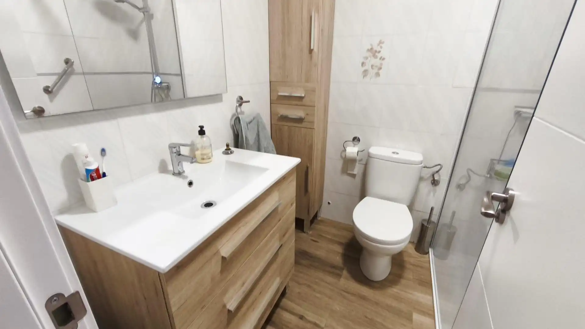 Flat for sale in Avinguda de Ronda, 100, Playa Tamarit - Playa Lissa Bathroom of Flat for sale in Santa Pola with Air Conditioner, Terrace and Swimming Pool