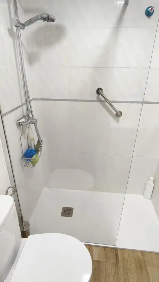 Flat for sale in Avinguda de Ronda, 100, Playa Tamarit - Playa Lissa Bathroom of Flat for sale in Santa Pola with Air Conditioner, Terrace and Swimming Pool