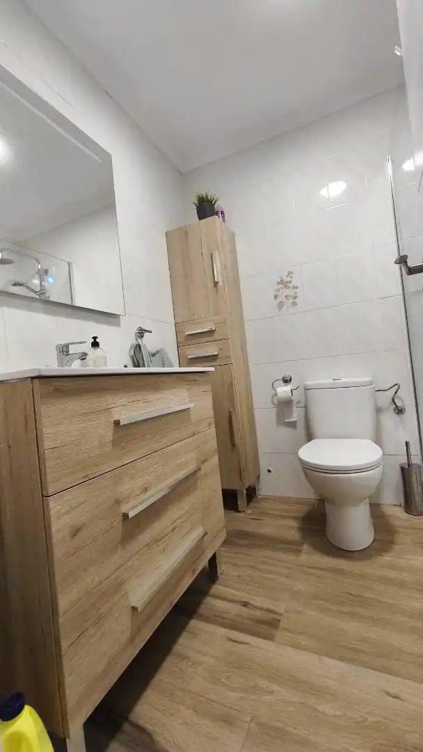 Flat for sale in Avinguda de Ronda, 100, Playa Tamarit - Playa Lissa Bathroom of Flat for sale in Santa Pola with Air Conditioner, Terrace and Swimming Pool