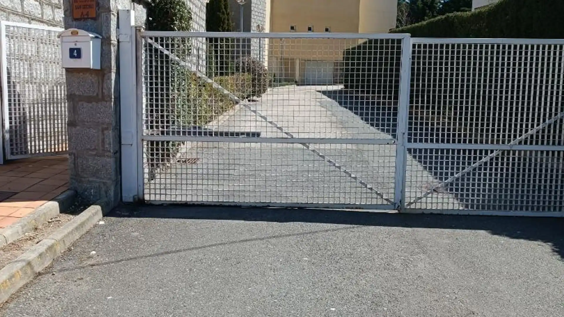 Parking of Flat for sale in Ituero y Lama  with Air Conditioner, Heating and Private garden