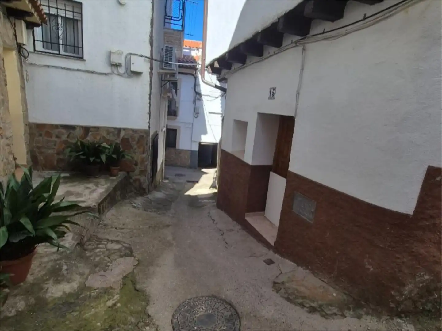 Exterior view of Detached homes for sale in Casas del Castañar