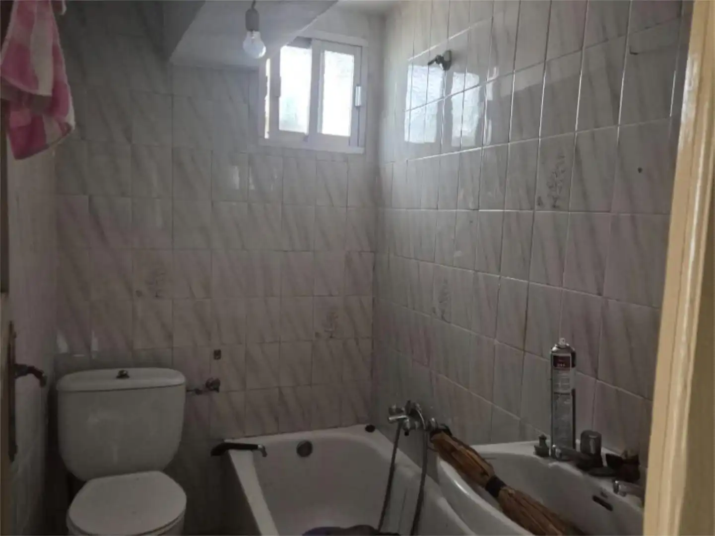 Bathroom of Detached homes for sale in Casas del Castañar