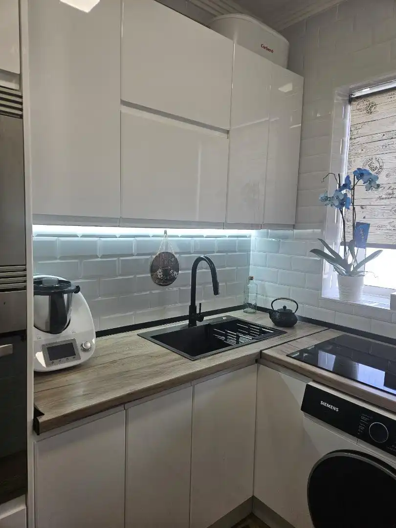 Piso en venta en Calle Emilio Prados, 7, Girón - Las Delicias Cocina de Piso en venta en Málaga Capital con Aire acondicionado