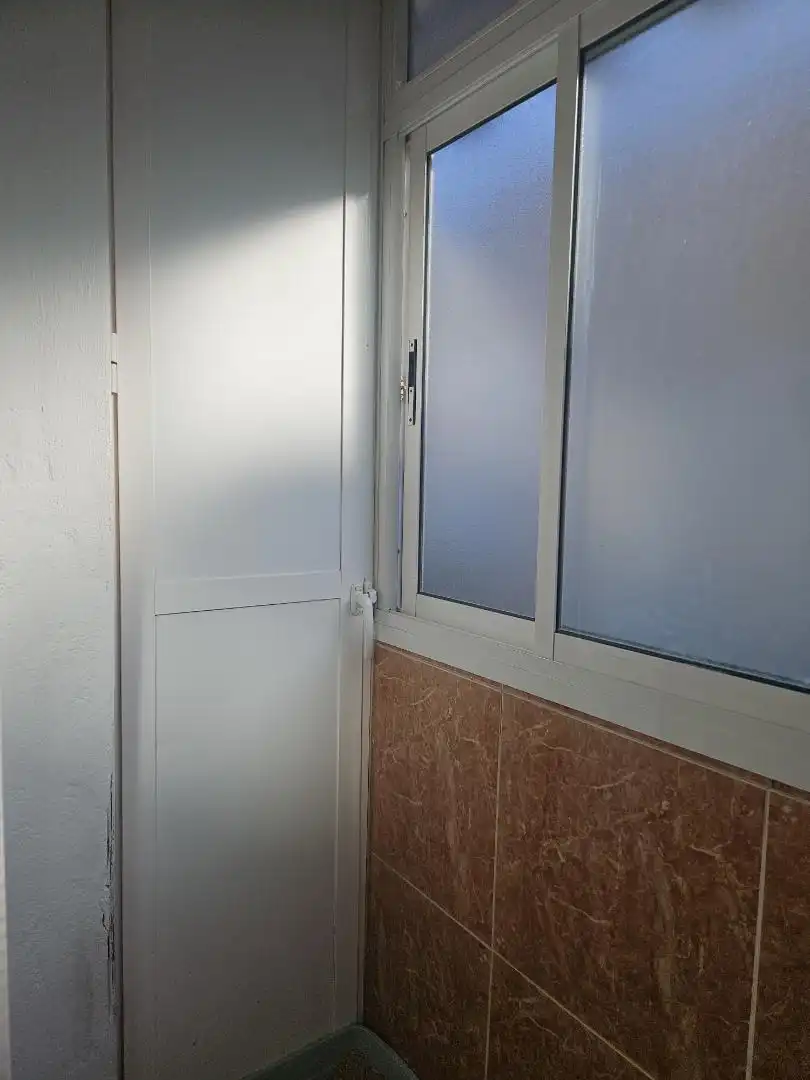 Piso en venta en Calle Emilio Prados, 7, Girón - Las Delicias Baño de Piso en venta en Málaga Capital con Aire acondicionado
