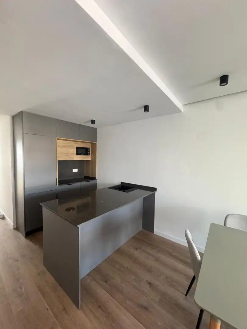 Cuina de Pis de lloguer en Huelva amb Aire condicionat, Parquet i Moblat