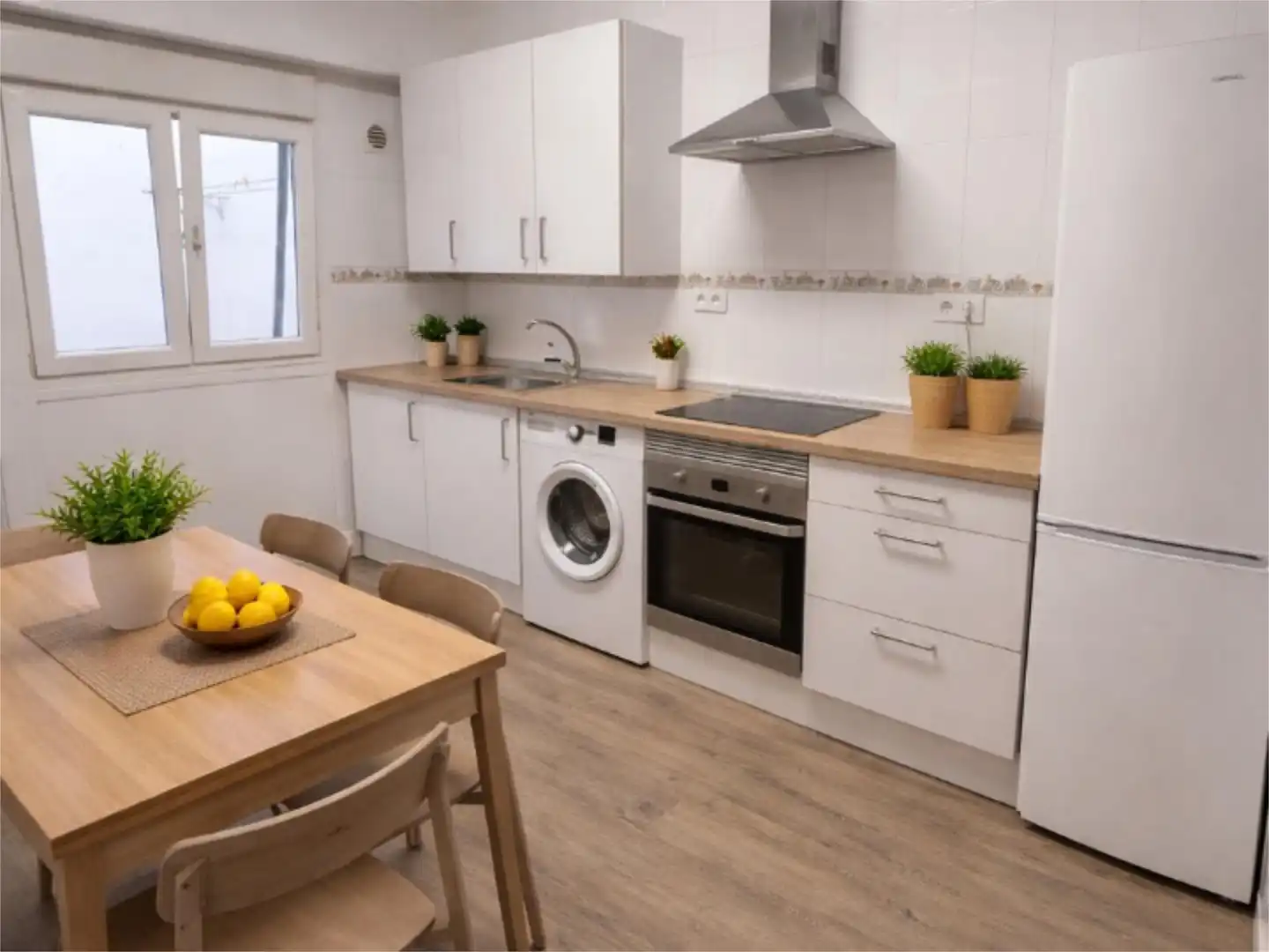 Room in Calle Palacio Valdés, 8, Centro Kitchen of Flat for share in Avilés with Heating, Parquet flooring and Furnished