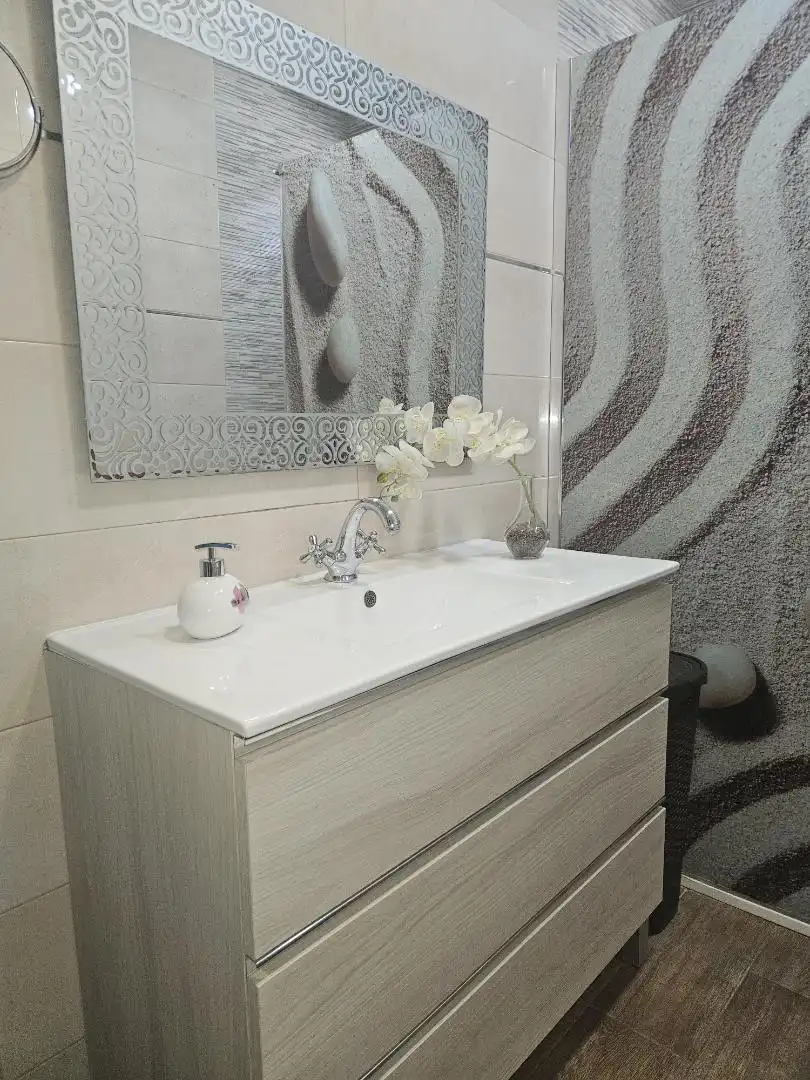 Piso en venta en Calle Emilio Prados, 7, Girón - Las Delicias Baño de Piso en venta en Málaga Capital con Aire acondicionado