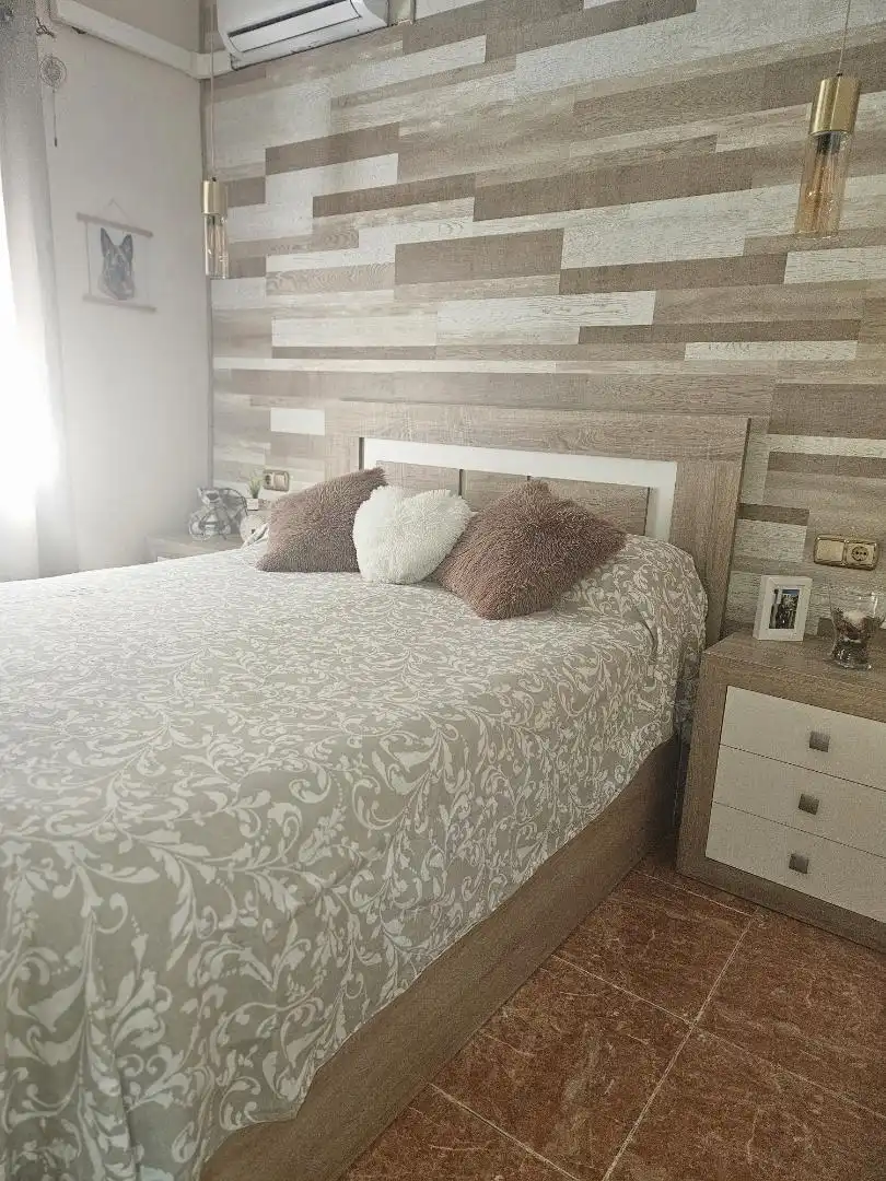 Piso en venta en Calle Emilio Prados, 7, Girón - Las Delicias Habitación de Piso en venta en Málaga Capital con Aire acondicionado