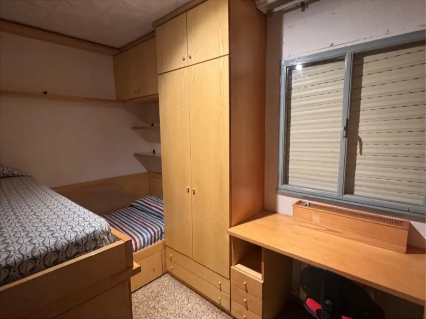 Room in Calle Beato Joaquín Royo, 1, Ensanche - Fuenfresca Bedroom of Flat for share in Teruel with Heating and Furnished