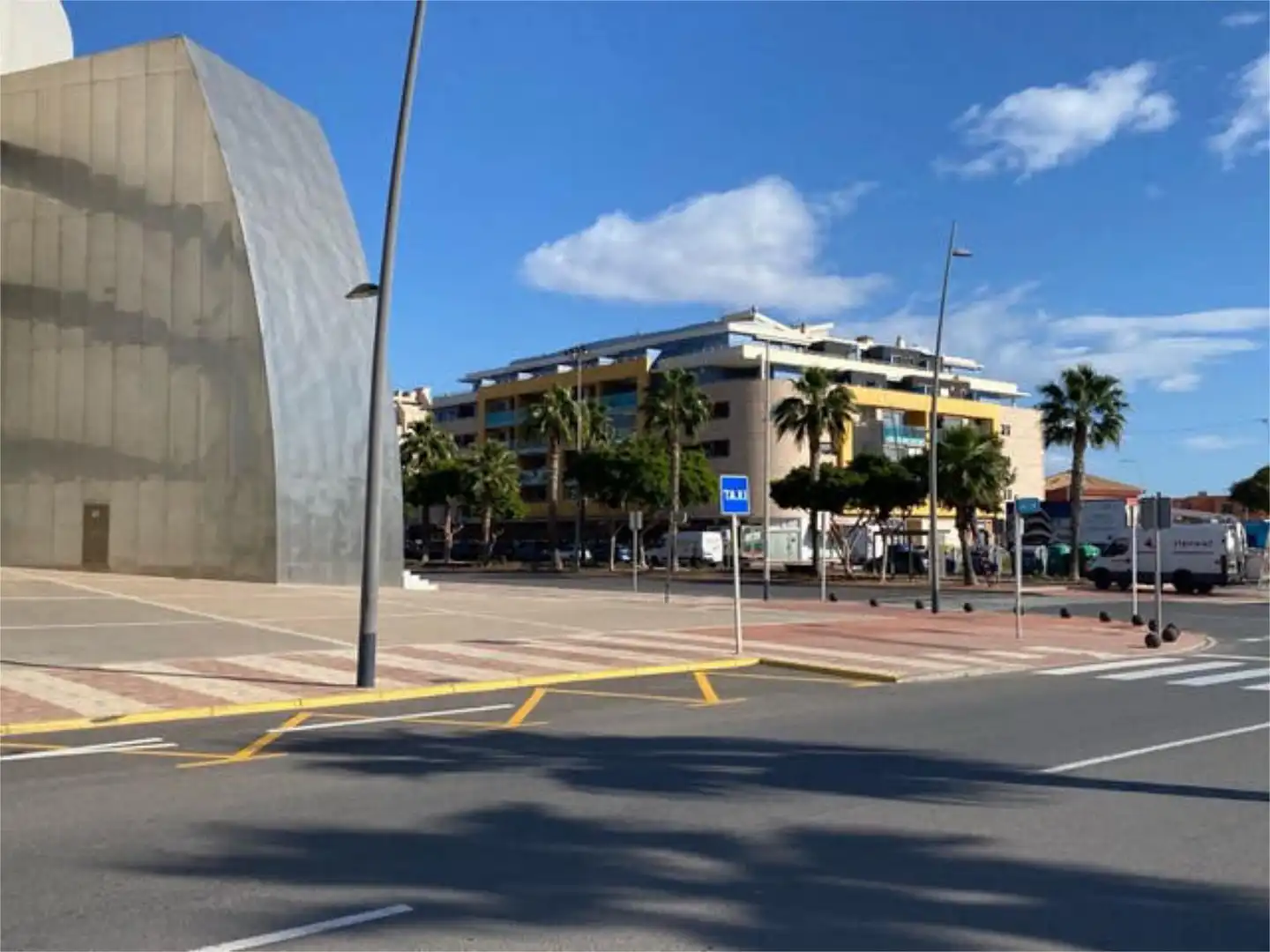 Ático en venta en Las Salinas Vista exterior de Ático en venta en Roquetas de Mar con Terraza y Piscina