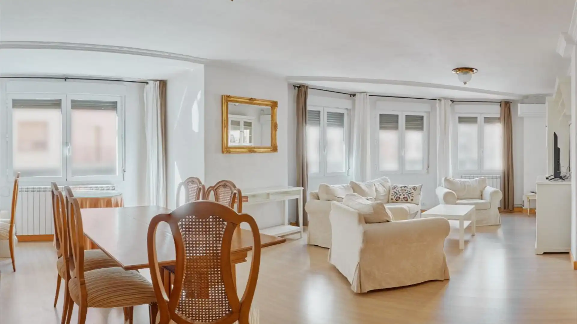 Flat for sale in Paseo Constitución - Las Damas Living room of Flat for sale in Zaragoza Capital with Air Conditioner, Terrace and Balcony