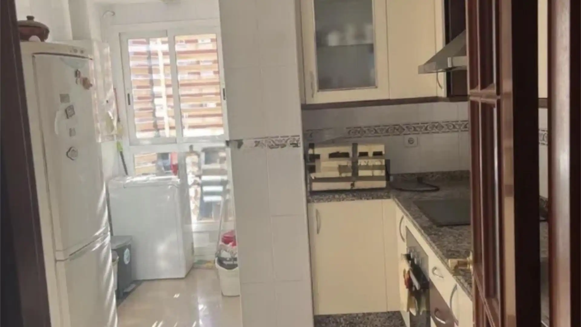 Room in Avenida Imperio Argentina, 7, Martín Carpena - Torre del Río Kitchen of Flat for share in Málaga Capital with Swimming Pool, Furnished and Video intercom