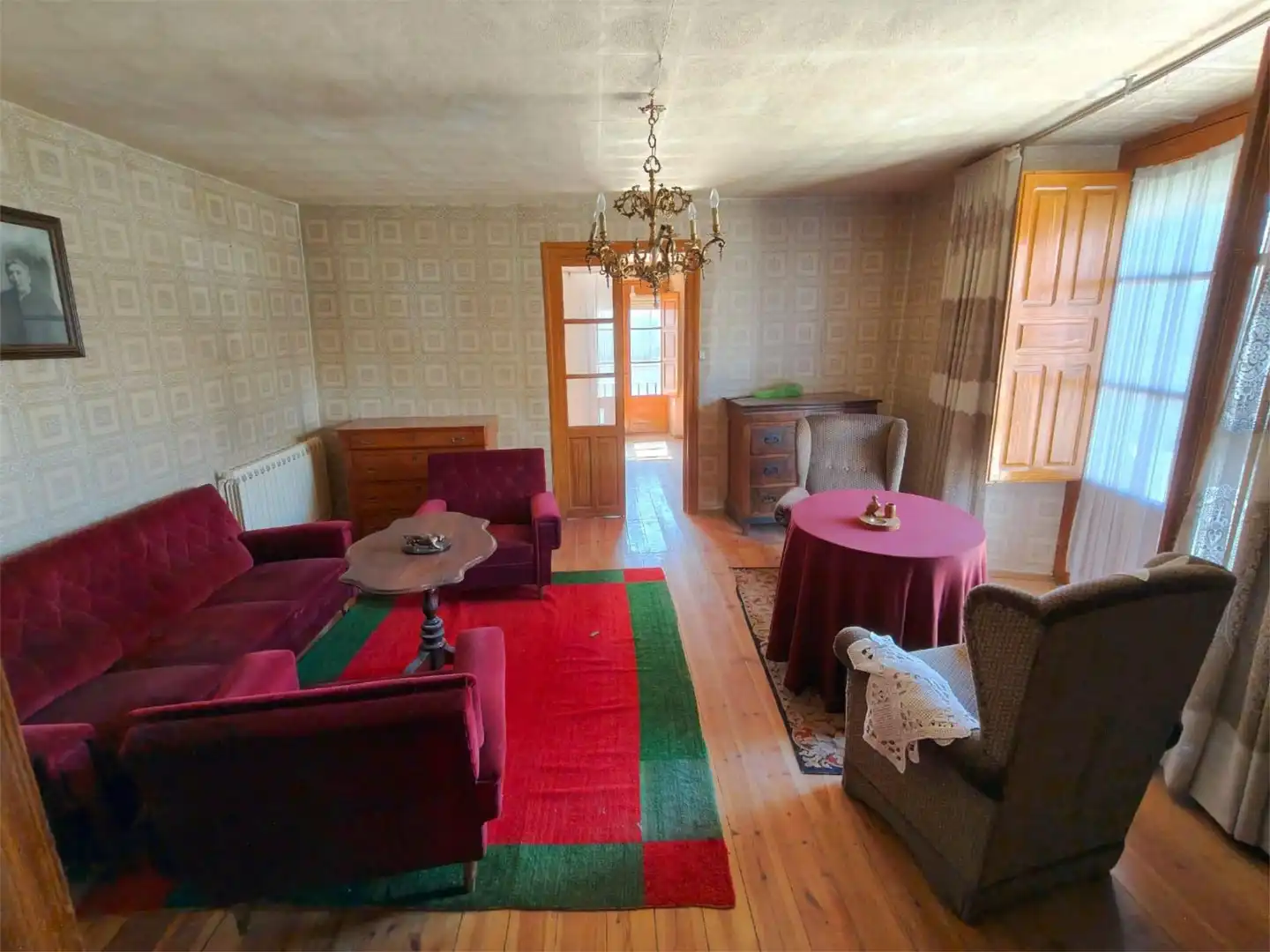 Pis en venda a Calle de la Hermandad, 2, Villamañán Sala d'estar de Pis en venda en Villamañán amb Calefacció, Jardí privat i Parquet