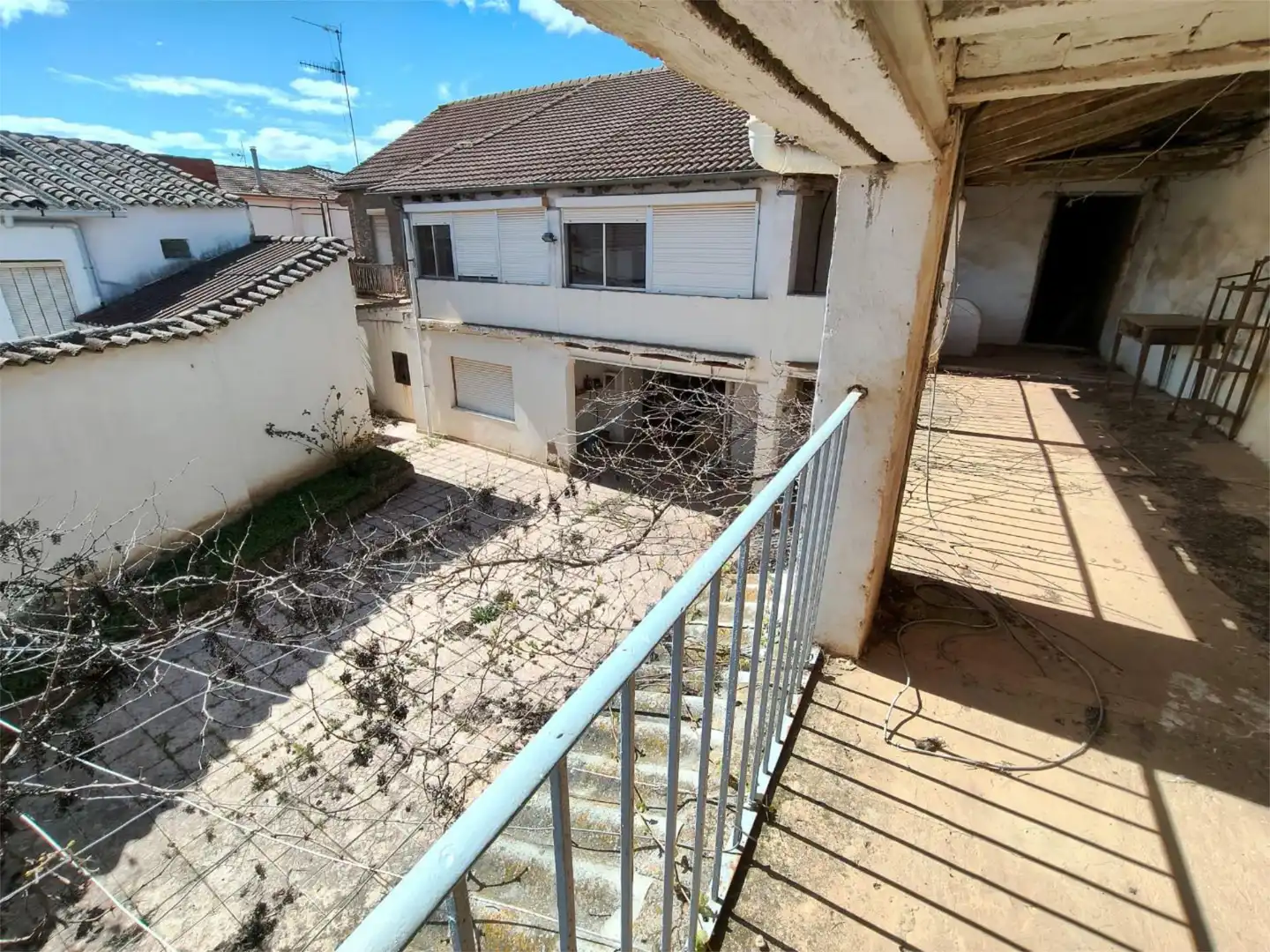 Pis en venda a Calle de la Hermandad, 2, Villamañán Vista exterior de Pis en venda en Villamañán amb Calefacció, Jardí privat i Parquet