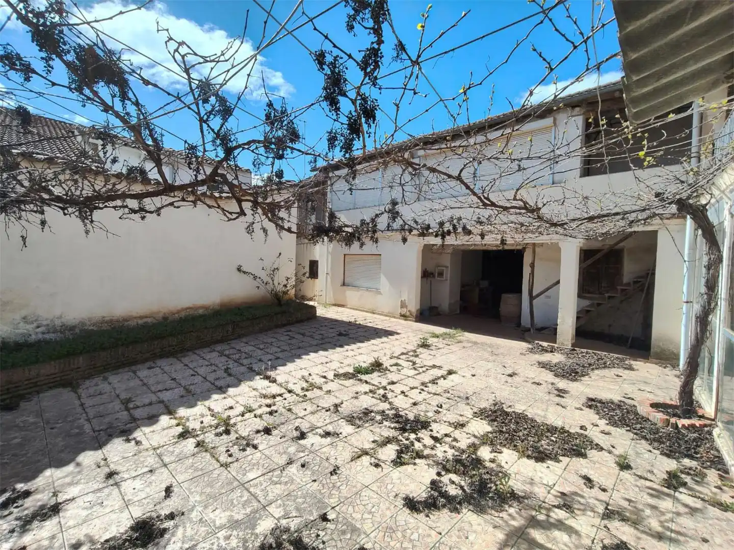 Pis en venda a Calle de la Hermandad, 2, Villamañán Vista exterior de Pis en venda en Villamañán amb Calefacció, Jardí privat i Parquet