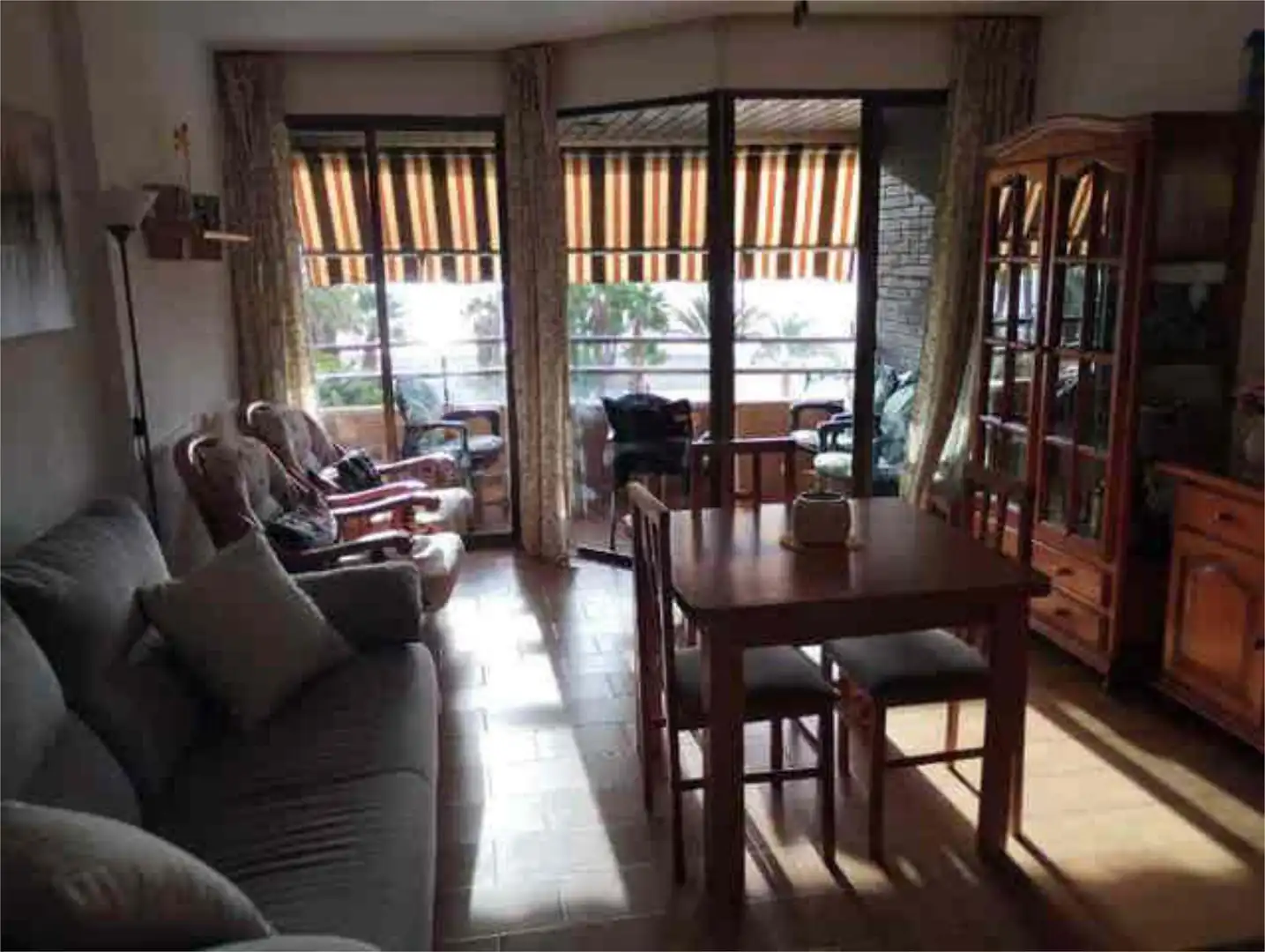 Apartament de lloguer a Velilla - Velilla Taramay Sala d'estar de Apartament de lloguer en Almuñécar amb Jardí privat, Terrassa i Piscina