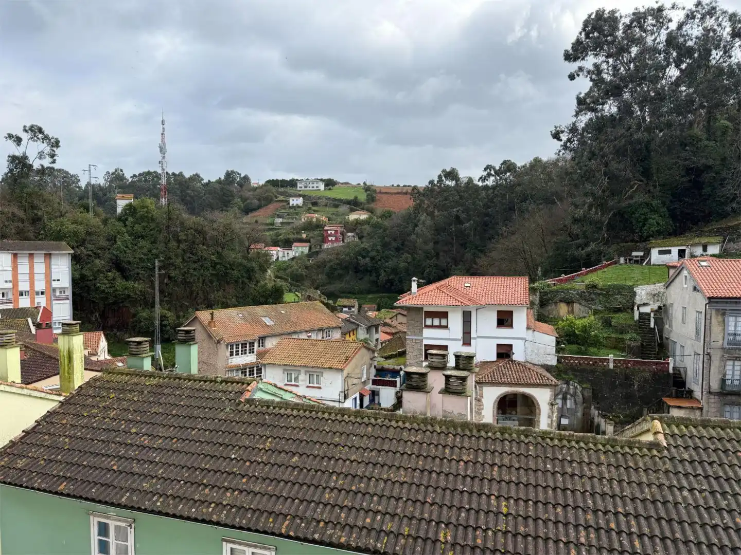 Vista exterior de Pis en venda en Cudillero amb Traster i Aparcament comunitari