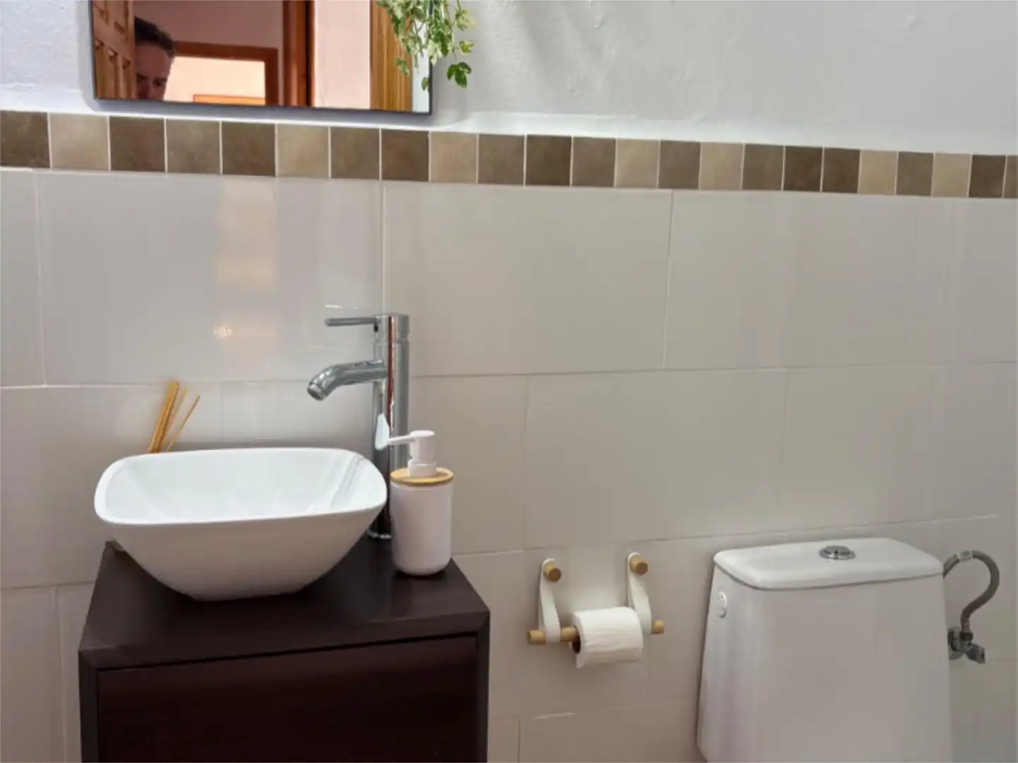 Ático de alquiler en Avenida Del Atlantico, 4, Alemanes Baño de Ático de alquiler en Zahara de los Atunes con Aire acondicionado, Calefacción y Jardín privado
