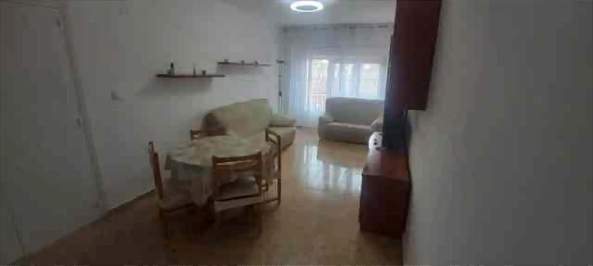 Piso en venta en Tarazona de la Mancha Sala de estar de Piso en venta en Tarazona de la Mancha con Calefacción, Terraza y Amueblado