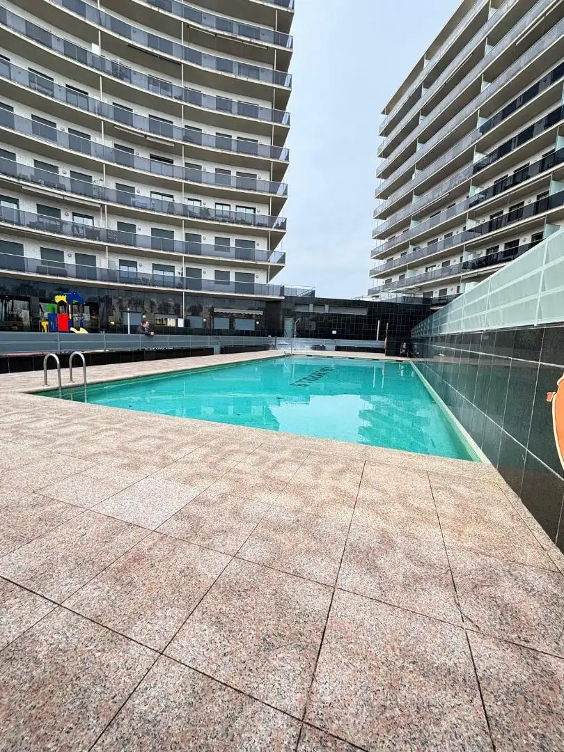 Schwimmbecken von Wohnung zur Miete in L'Ampolla mit Privatgarten und Balkon