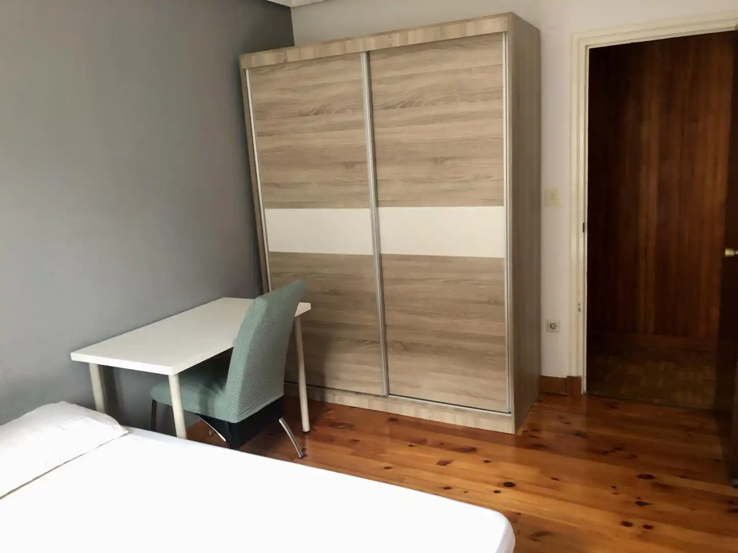 Habitación de Piso para compartir en Hernialde con Calefacción, Parquet y Amueblado