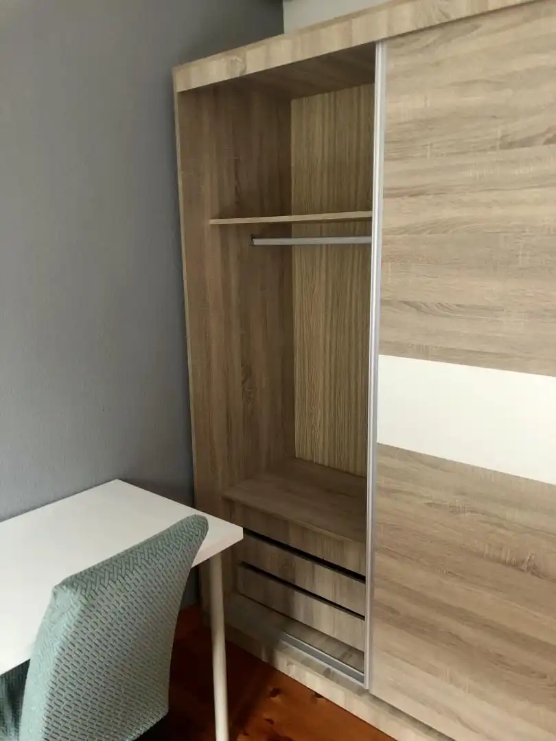 Habitación de Piso para compartir en Hernialde con Calefacción, Parquet y Amueblado
