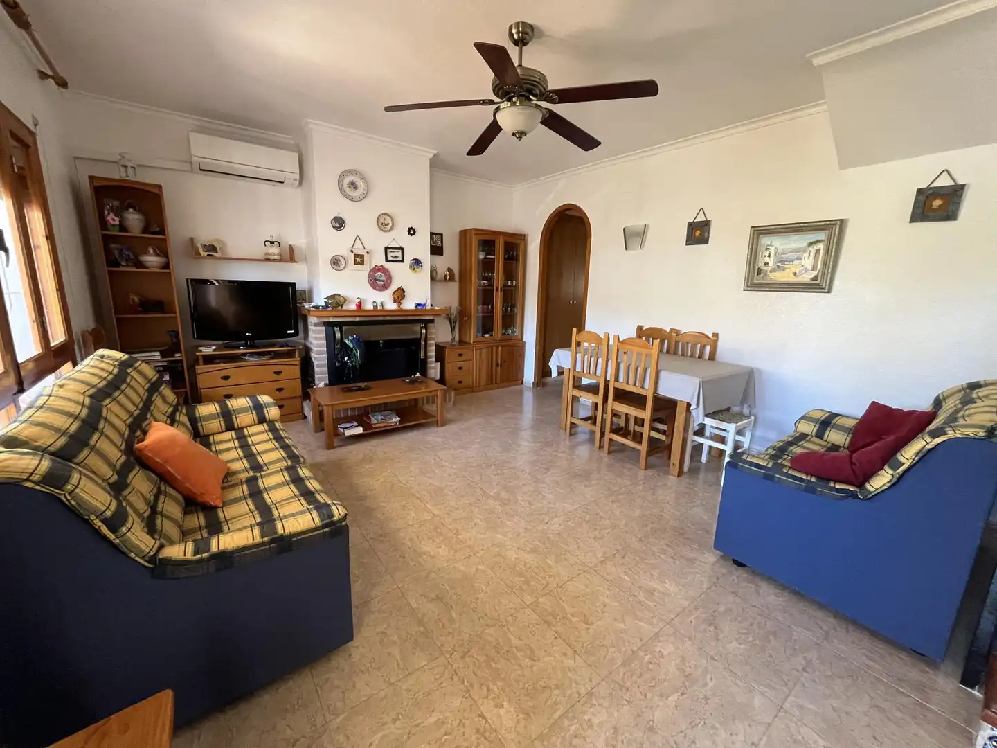 Sala d'estar de Casa adosada de lloguer en Pilar de la Horadada amb Aire condicionat, Calefacció i Terrassa