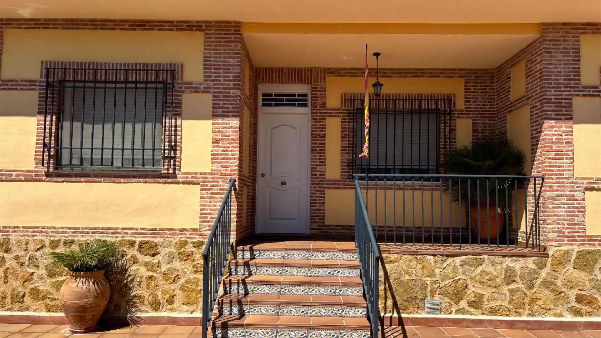 Exterior view of Flat for sale in Ciudad Real Capital  with Air Conditioner, Heating and Private garden