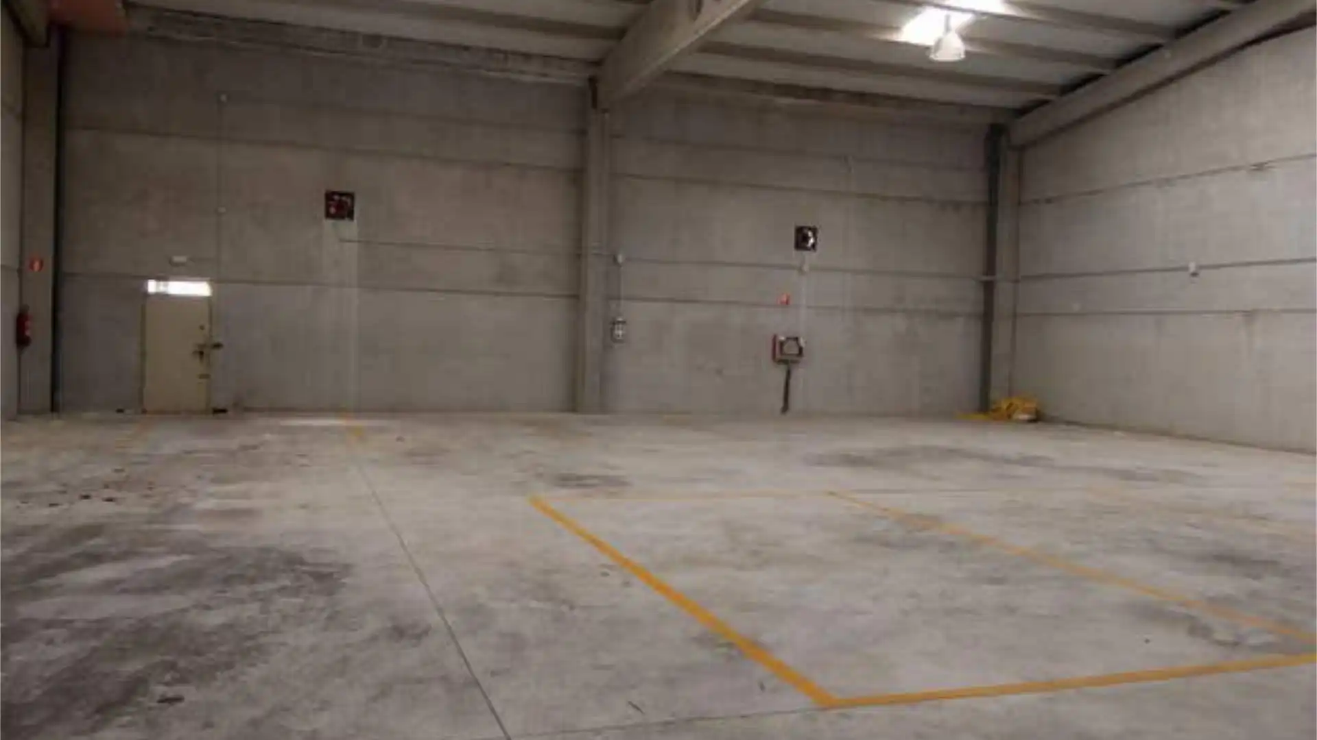 Parking de Nave industrial de alquiler en Zarratón