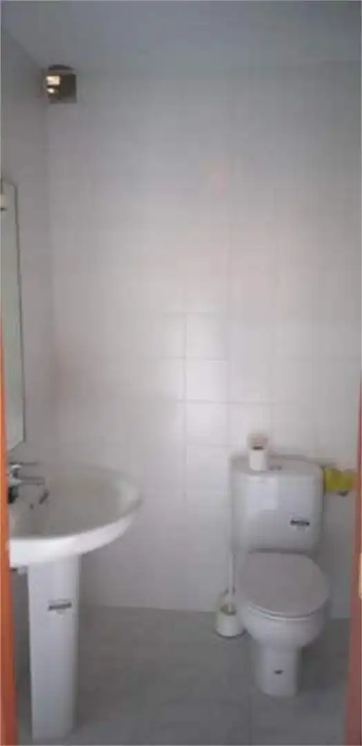 Baño de Nave industrial de alquiler en Zarratón