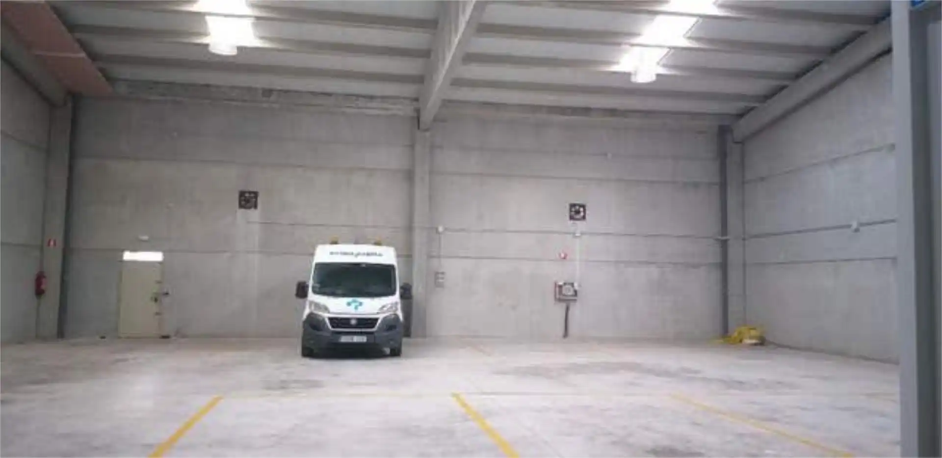 Parking de Nave industrial de alquiler en Zarratón