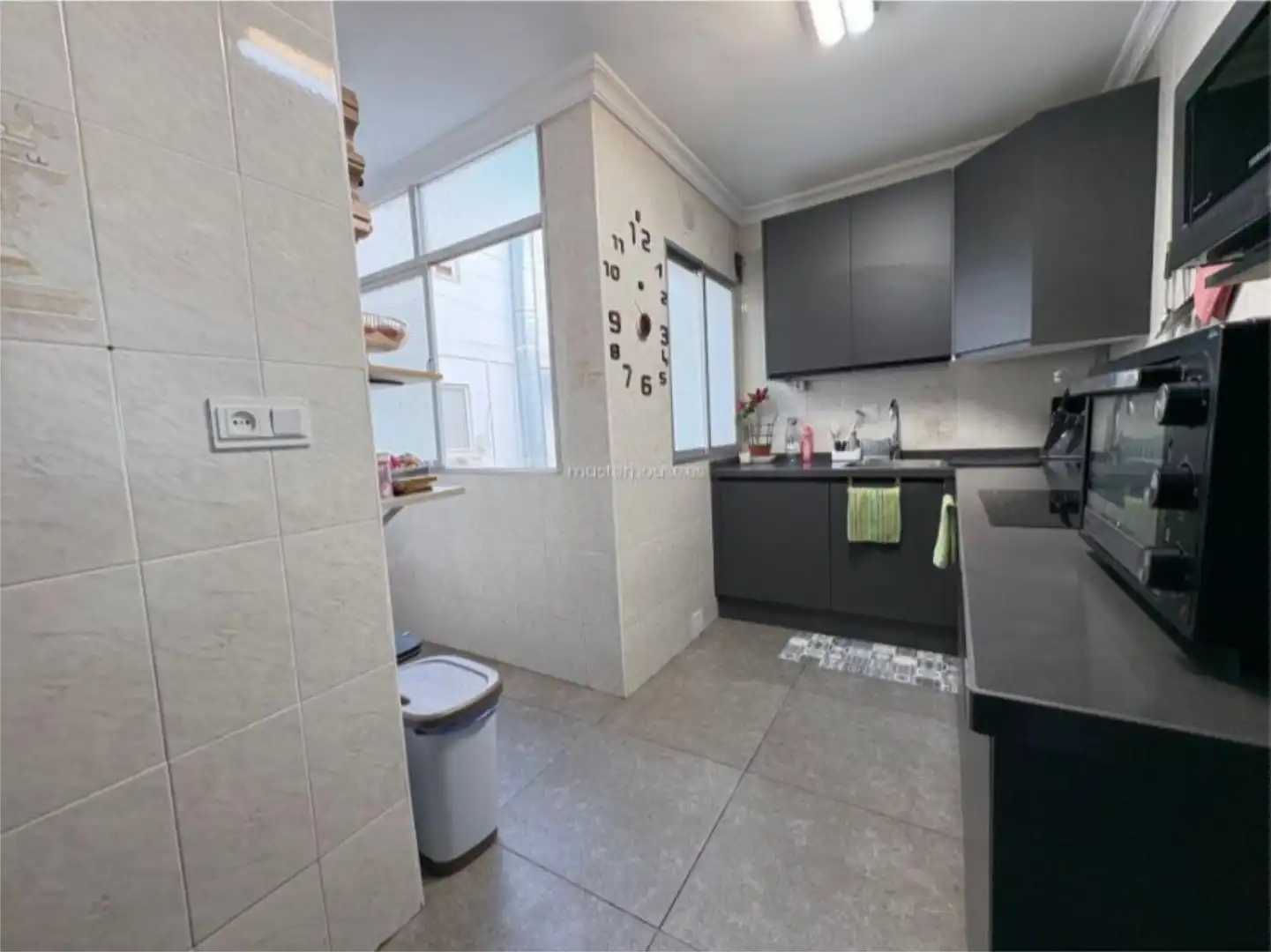 Piso en venta en Avenida de Cristóbal Colón, 109, Las Colonias Cocina de Piso en venta en Huelva Capital con Aire acondicionado