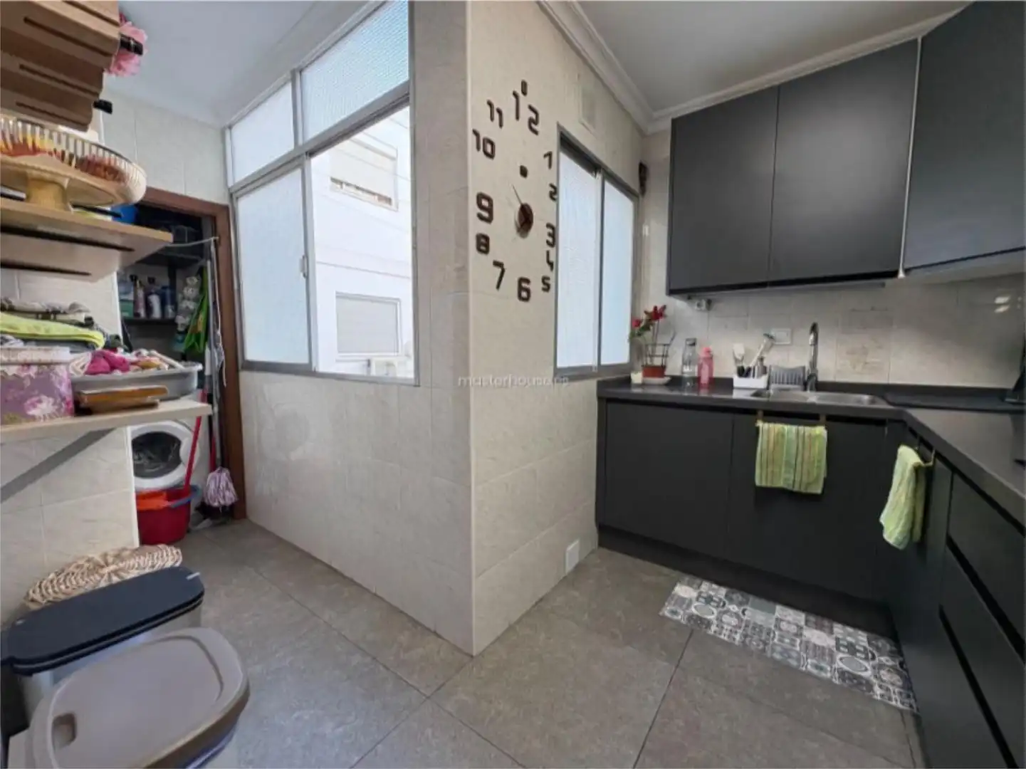 Piso en venta en Avenida de Cristóbal Colón, 109, Las Colonias Cocina de Piso en venta en Huelva Capital con Aire acondicionado