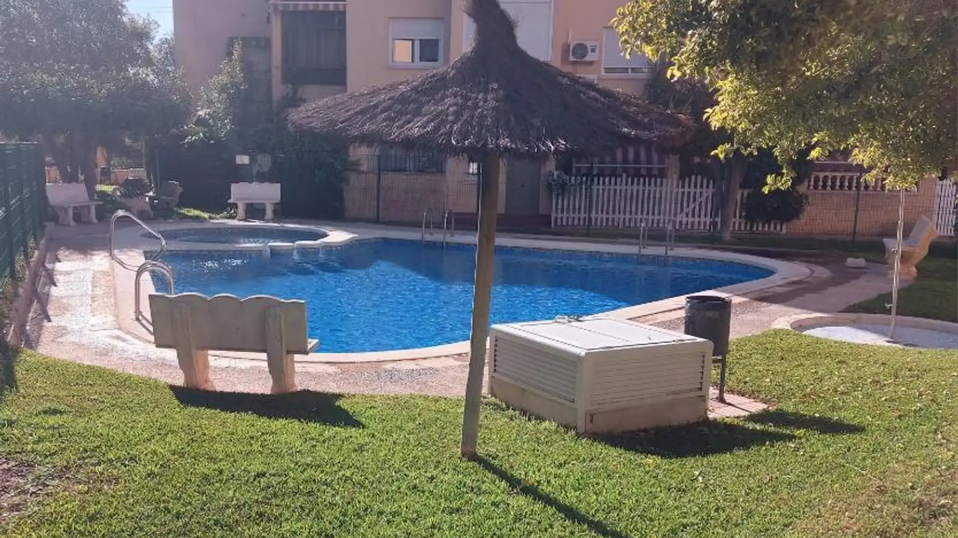Piscina de Casa adosada en venta en San Vicente del Raspeig / Sant Vicent del Raspeig con Aire acondicionado, Piscina y Balcón