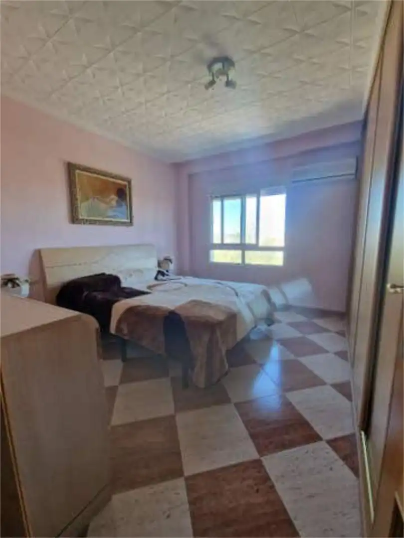 Piso en venta en Camí Reial Habitación de Piso en venta en Torrent con Terraza