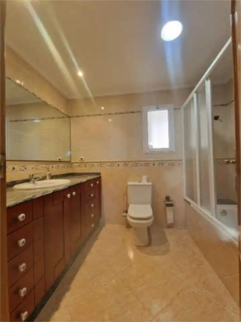 Piso en venta en Camí Reial Baño de Piso en venta en Torrent con Terraza