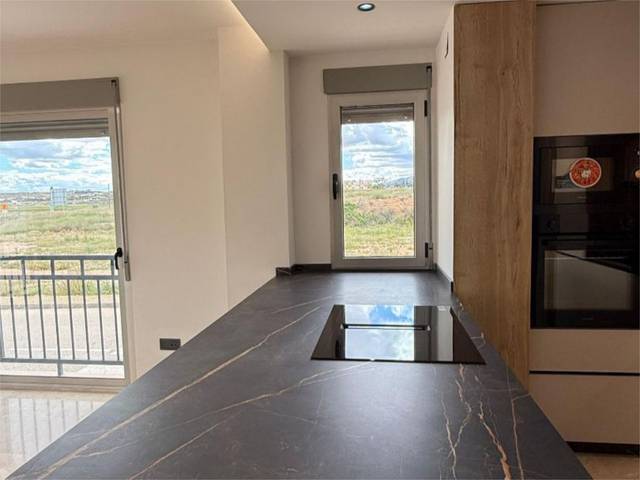 Piso en Alquiler en Calle Crema Marfil, 59 en El Pinós / Pinoso