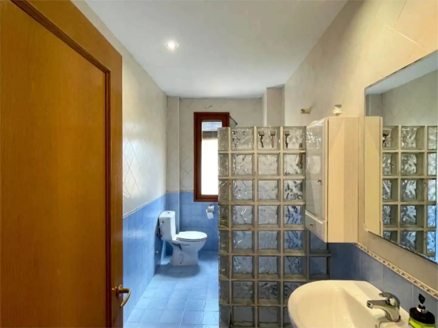 Baño de Piso en venta en Monzón con Aire acondicionado, Calefacción y Parquet