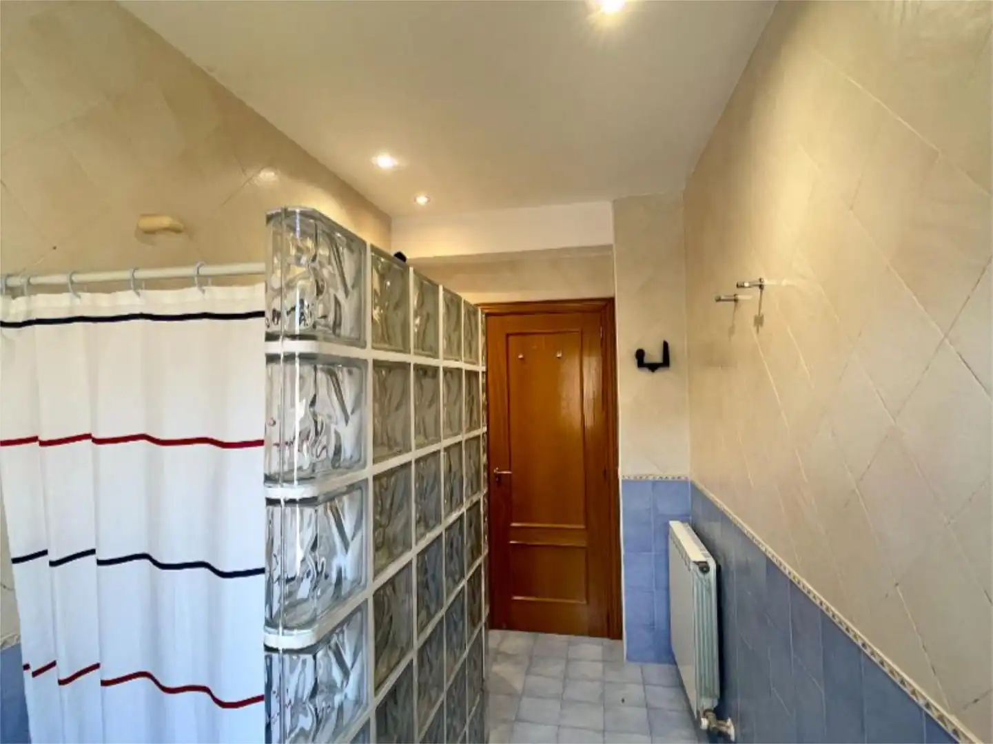 Baño de Piso en venta en Monzón con Aire acondicionado, Calefacción y Parquet
