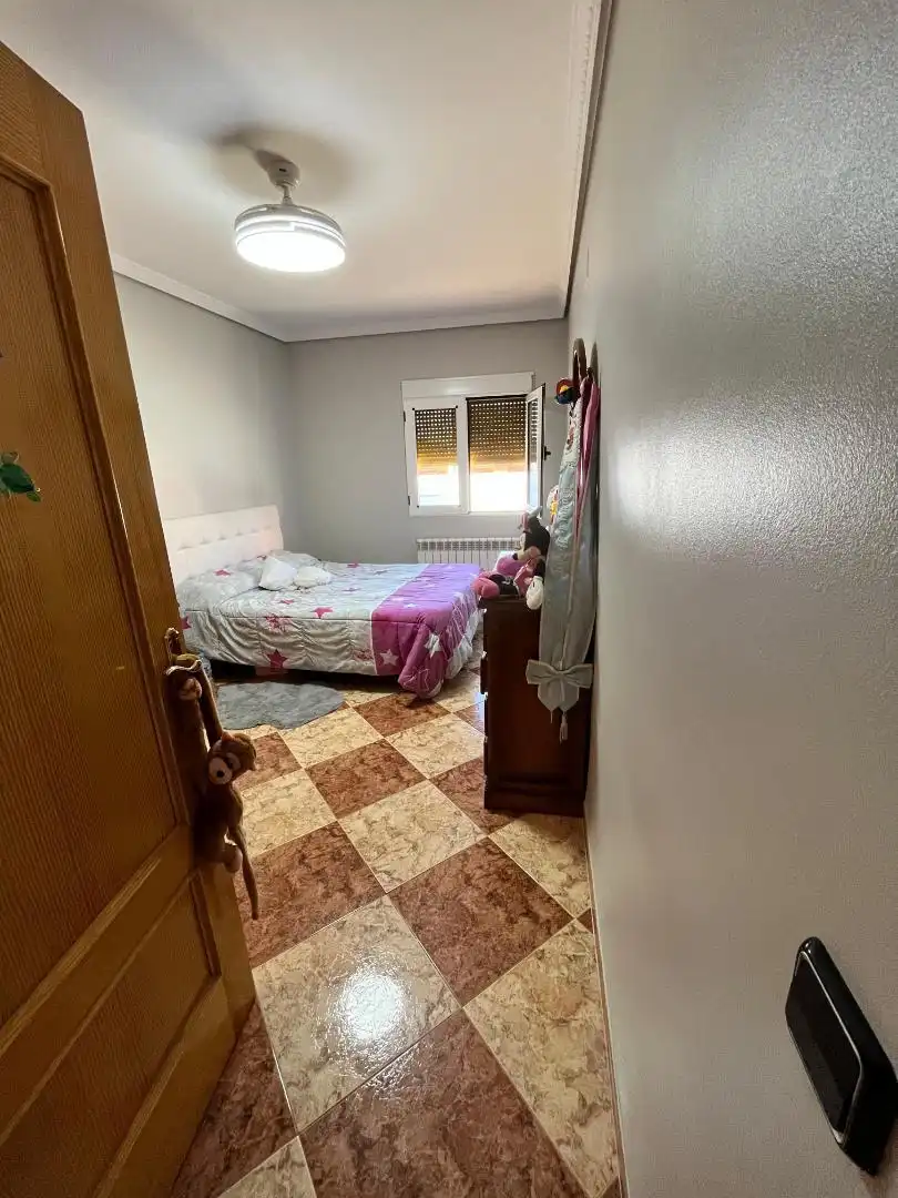 Casa o xalet en venda a Calle Ocho, 3, Villarta Dormitori de Casa o xalet en venda en Villarta amb Aire condicionat, Calefacció i Terrassa