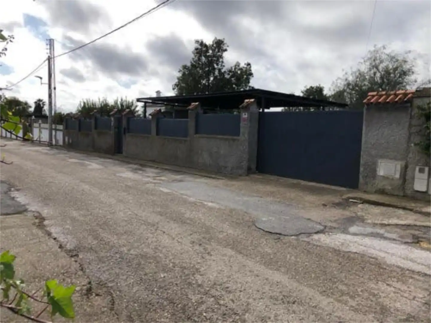 Vista exterior de Casa adosada en venta en Alcalá de Guadaira con Jardín privado, Terraza y Trastero