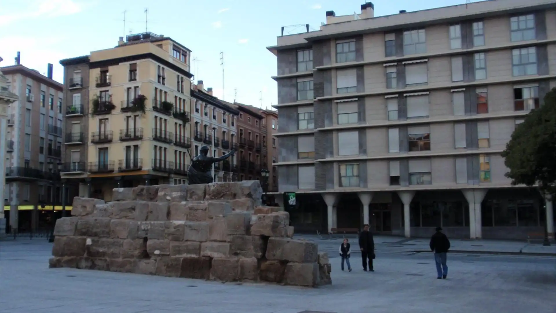 Apartament de lloguer a Avenida de César Augusto, 115, San Pablo Vista exterior de Apartament de lloguer en Zaragoza Capital amb Aire condicionat, Calefacció i Parquet